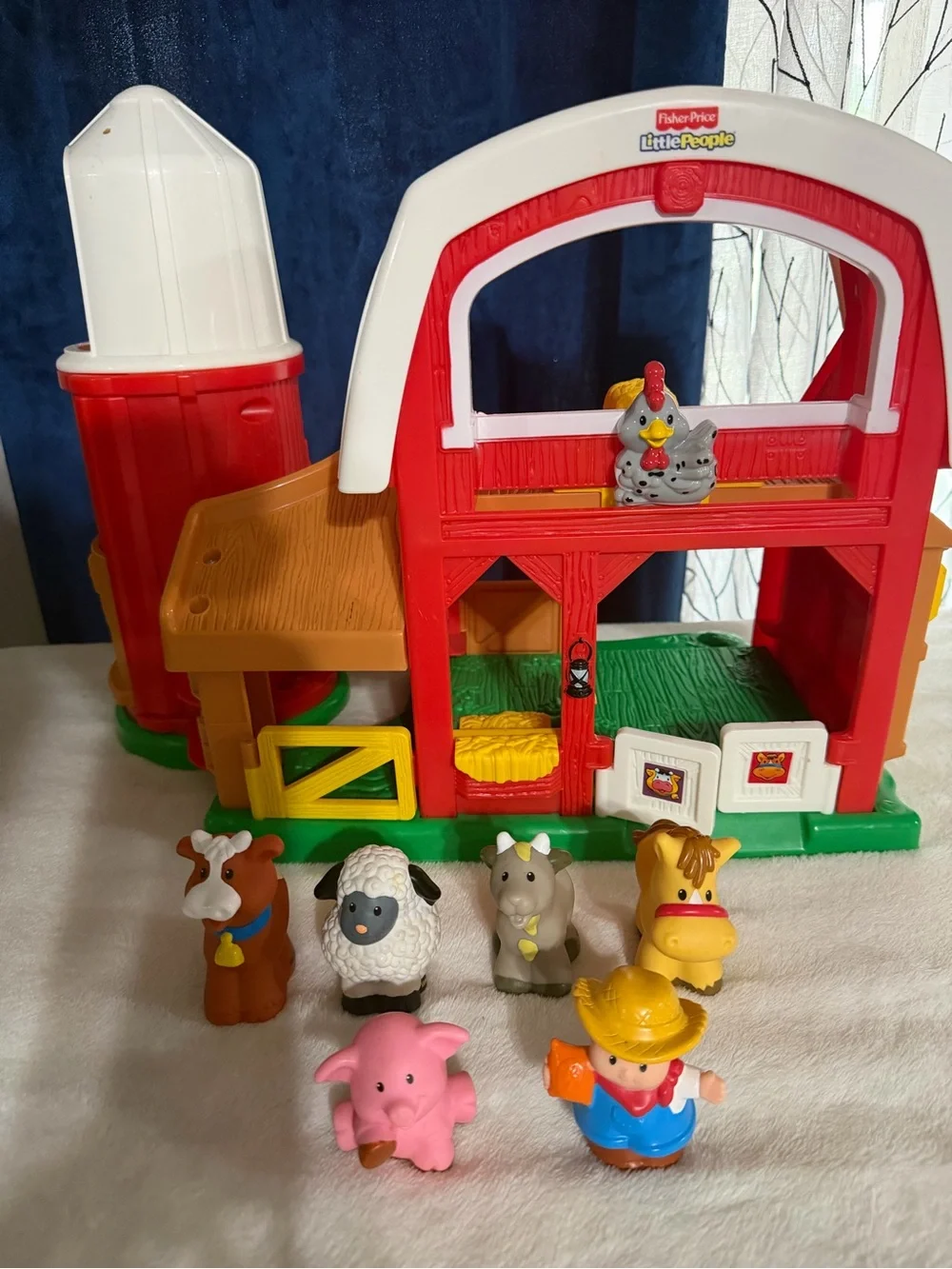 2005 Fisher-Price Little People Animal Sounds Farm red barn playset.